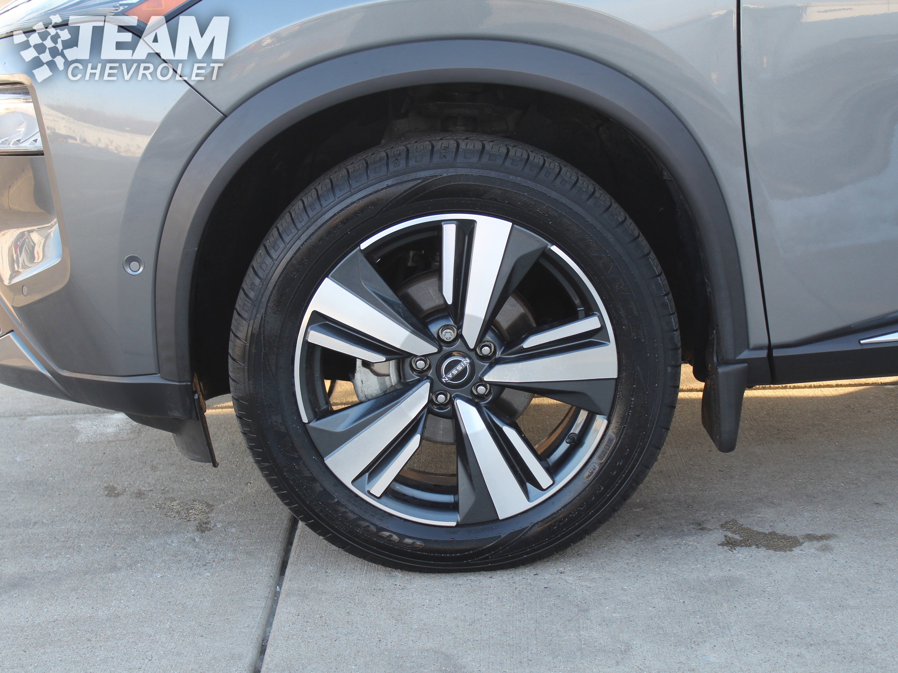 Used 2023 Nissan Rogue SL w/ SL Premium Package image 32