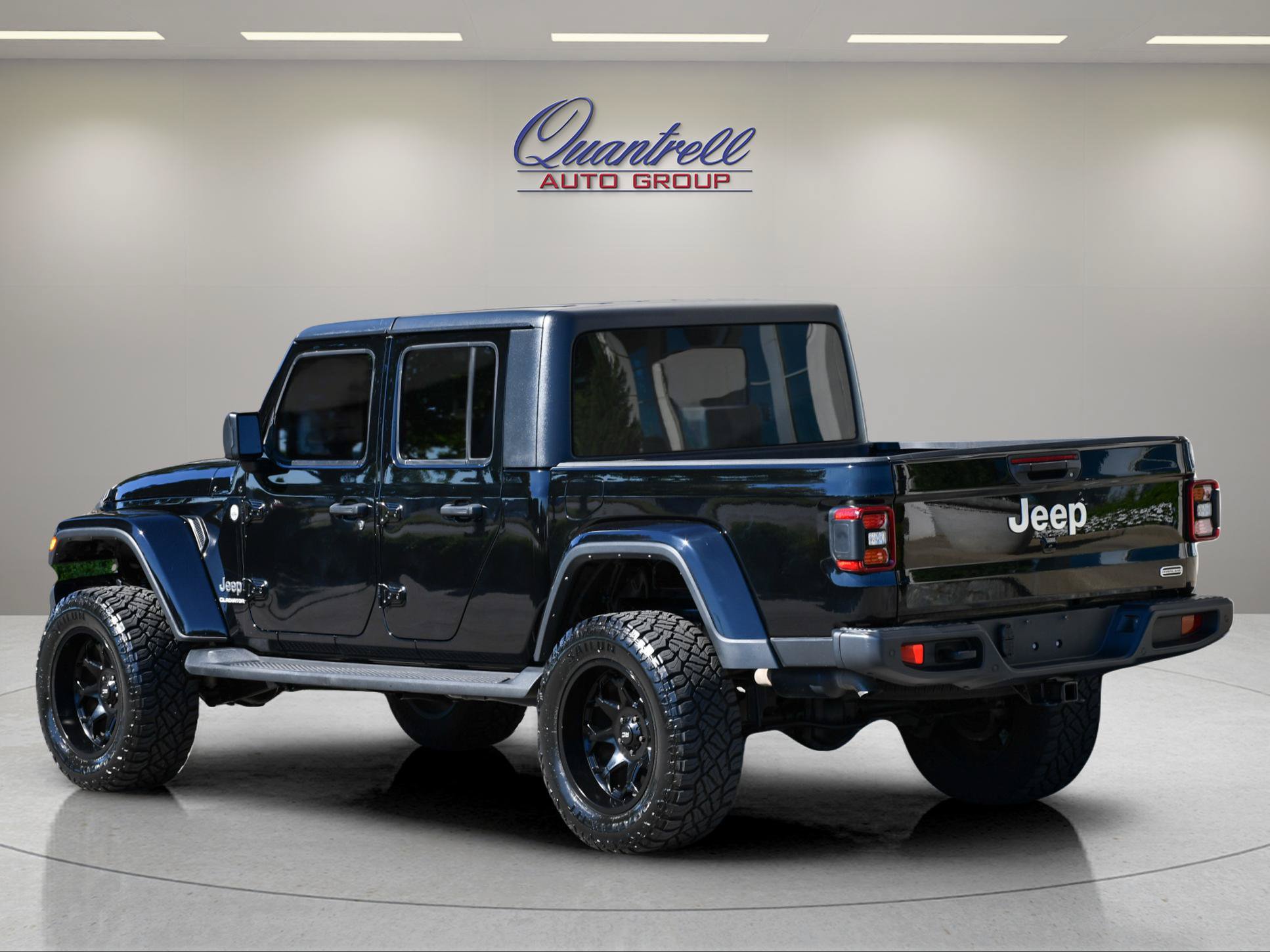 Used 2021 Jeep Gladiator Overland w/ Popular Equipment Package AWD/4WD image 6