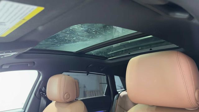 Used 2019 Audi e-tron Prestige w/ Prestige Package AWD/4WD image 35