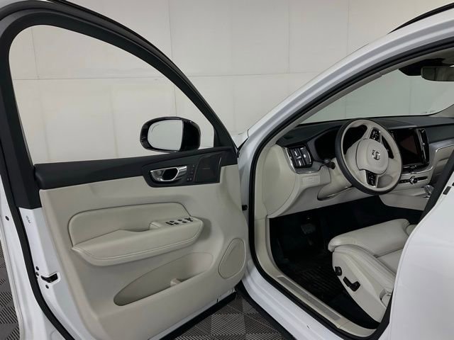 Used 2025 Volvo XC60 B5 Ultra w/ Protection Package Premier image 26