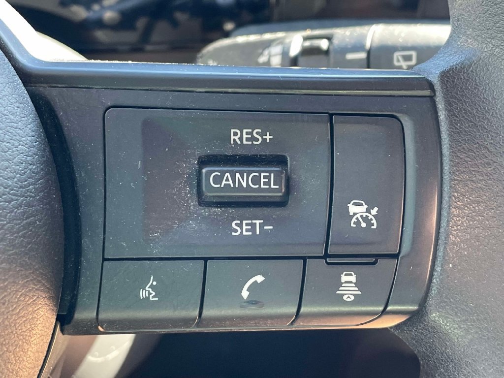 Used 2025 Nissan Kicks SV FWD image 30