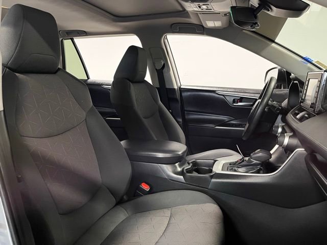 Used 2019 Toyota RAV4 XLE w/ Convenience Package AWD/4WD image 10