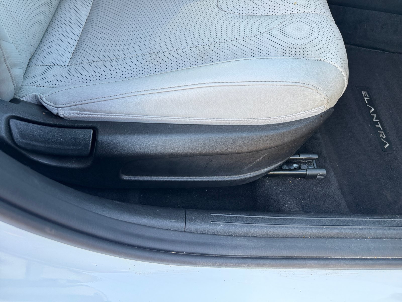 Used 2021 Hyundai Elantra Limited w/ Cargo Package FWD image 30