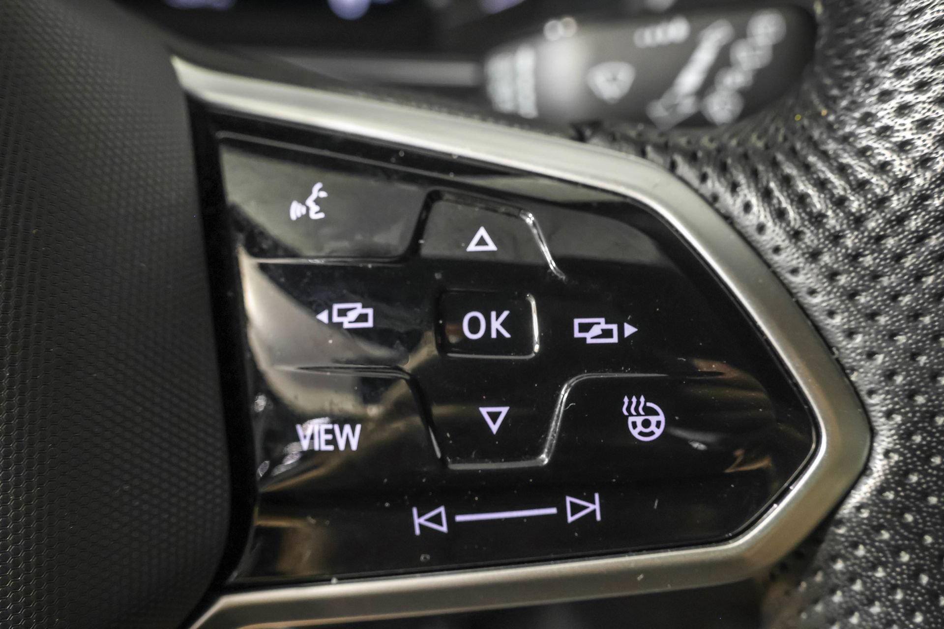 Used 2023 Volkswagen Tiguan SEL R-Line AWD/4WD image 28