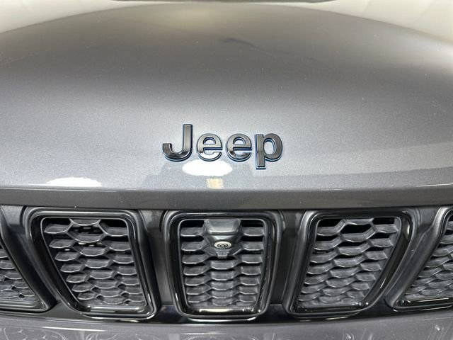 Used 2023 Jeep Grand Cherokee 30th Anniversary image 9