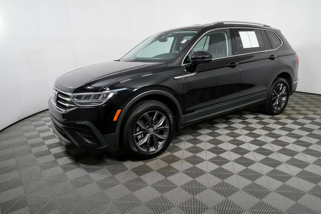 Certified 2023 Volkswagen Tiguan SE FWD image 28