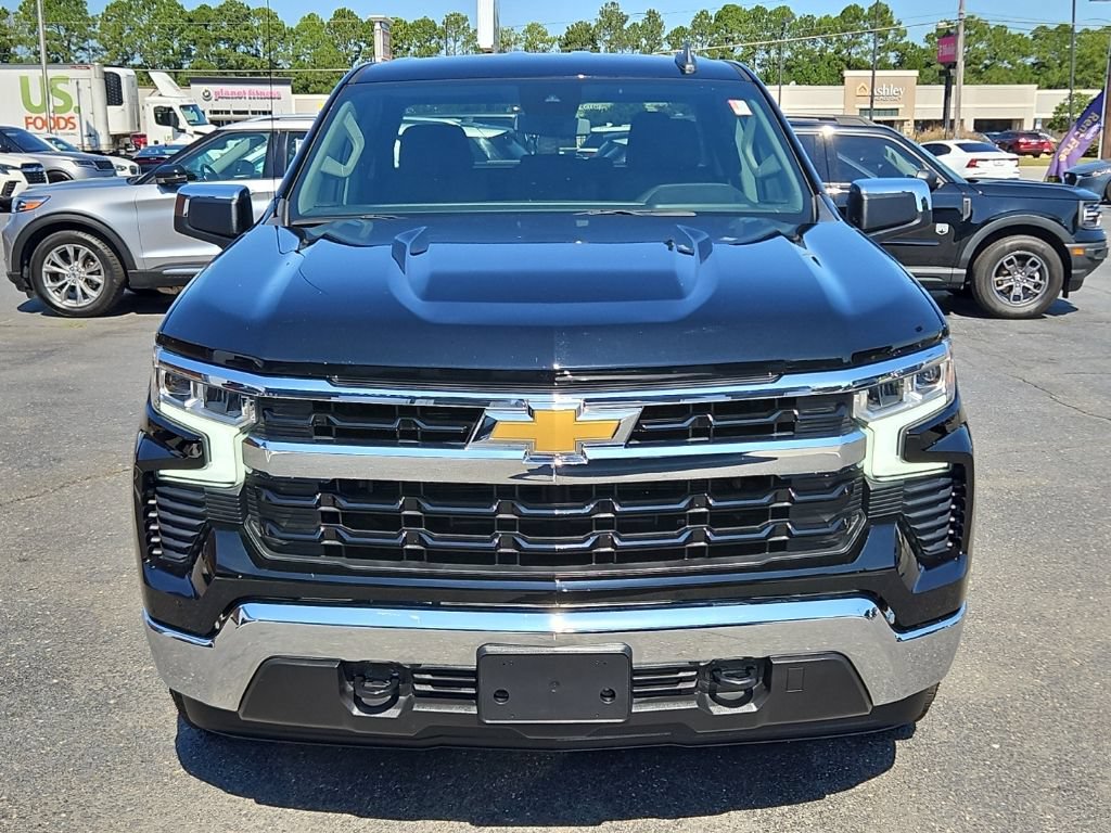 Used 2024 Chevrolet Silverado 1500 LT AWD/4WD image 2