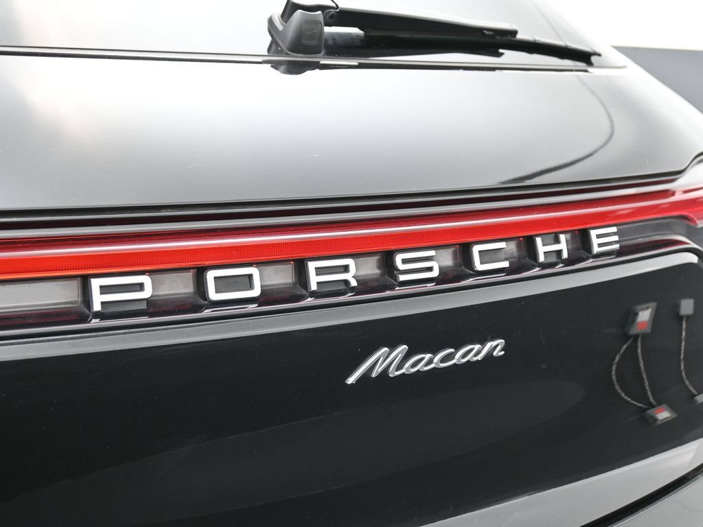 Certified 2023 Porsche Macan Turbo AWD/4WD image 14