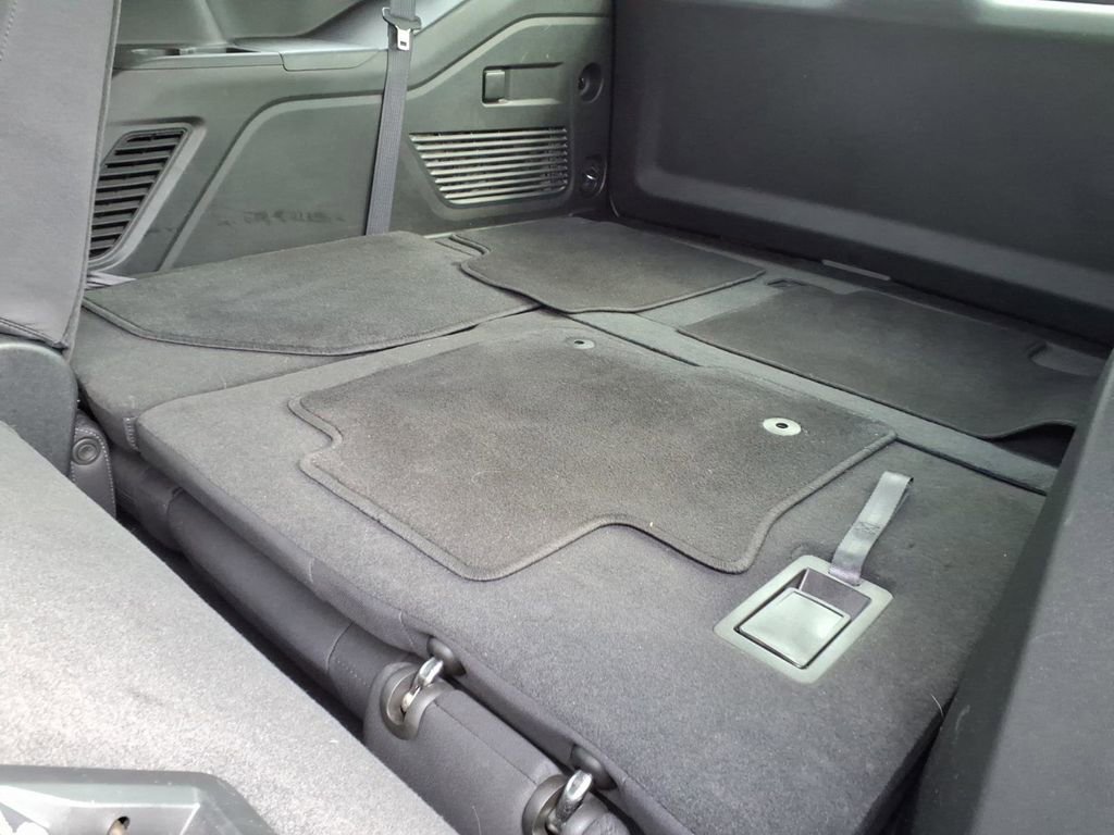 Used 2023 GMC Yukon SLE w/ Gmc Pro Safety Plus Package image 9