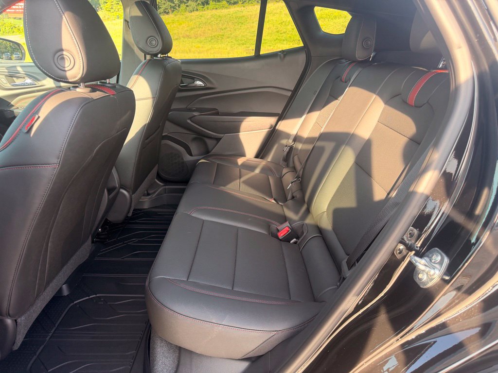 New 2026 Chevrolet Trax RS w/ Sunroof Package FWD image 28