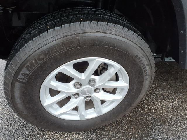 Used 2024 Jeep Wrangler Sport S image 8