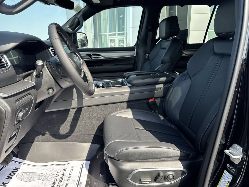 New 2026 Jeep Grand Wagoneer Limited AWD/4WD image 11