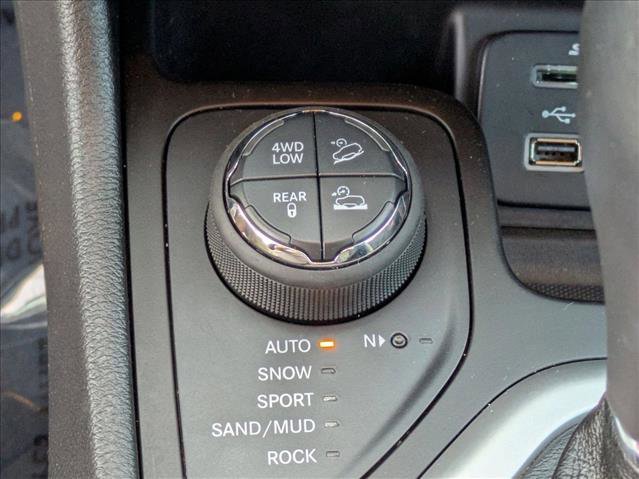 Used 2014 Jeep Cherokee Trailhawk w/ Leather Interior Group image 17