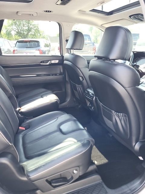 Used 2021 Hyundai Palisade Limited image 14
