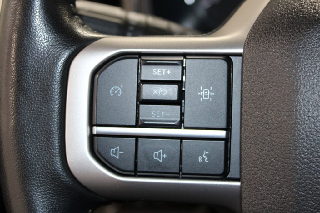 Used 2024 Ford Expedition XLT image 44