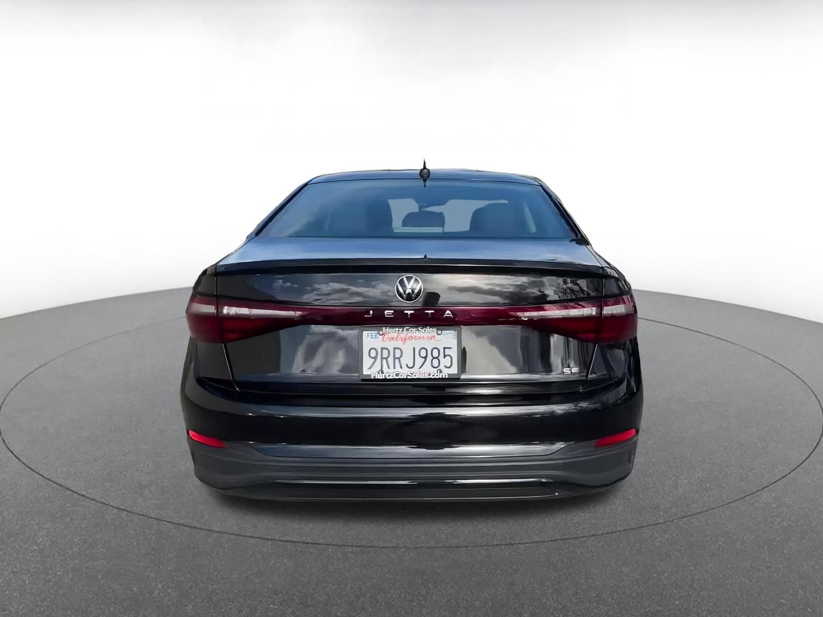 Used 2025 Volkswagen Jetta SE image 12