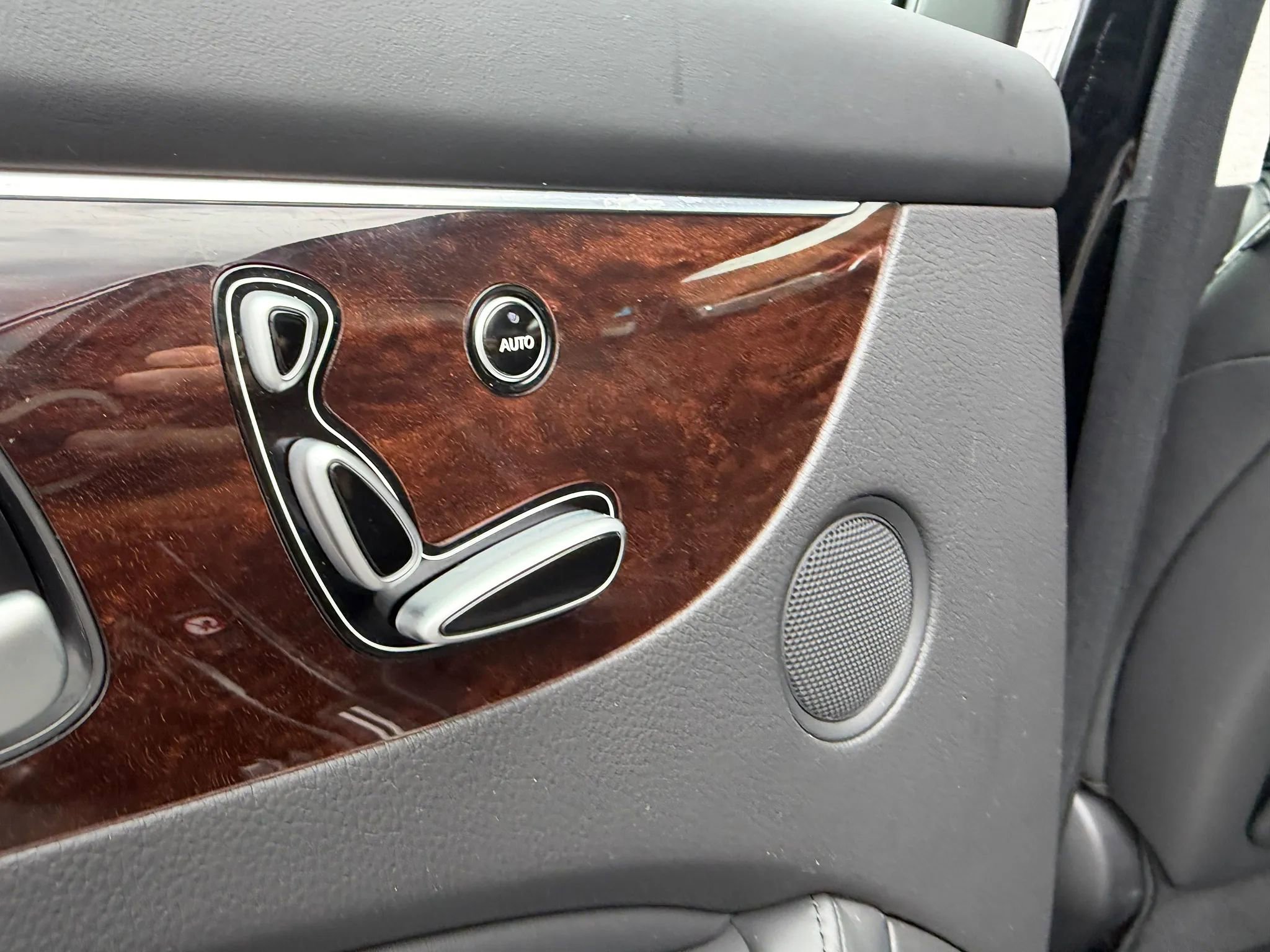 Used 2012 Hyundai Equus Signature image 13