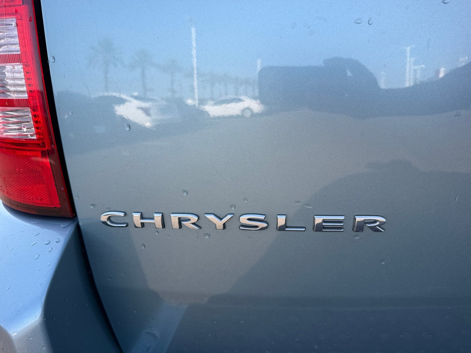 Used 2010 Chrysler Town & Country Touring FWD image 25