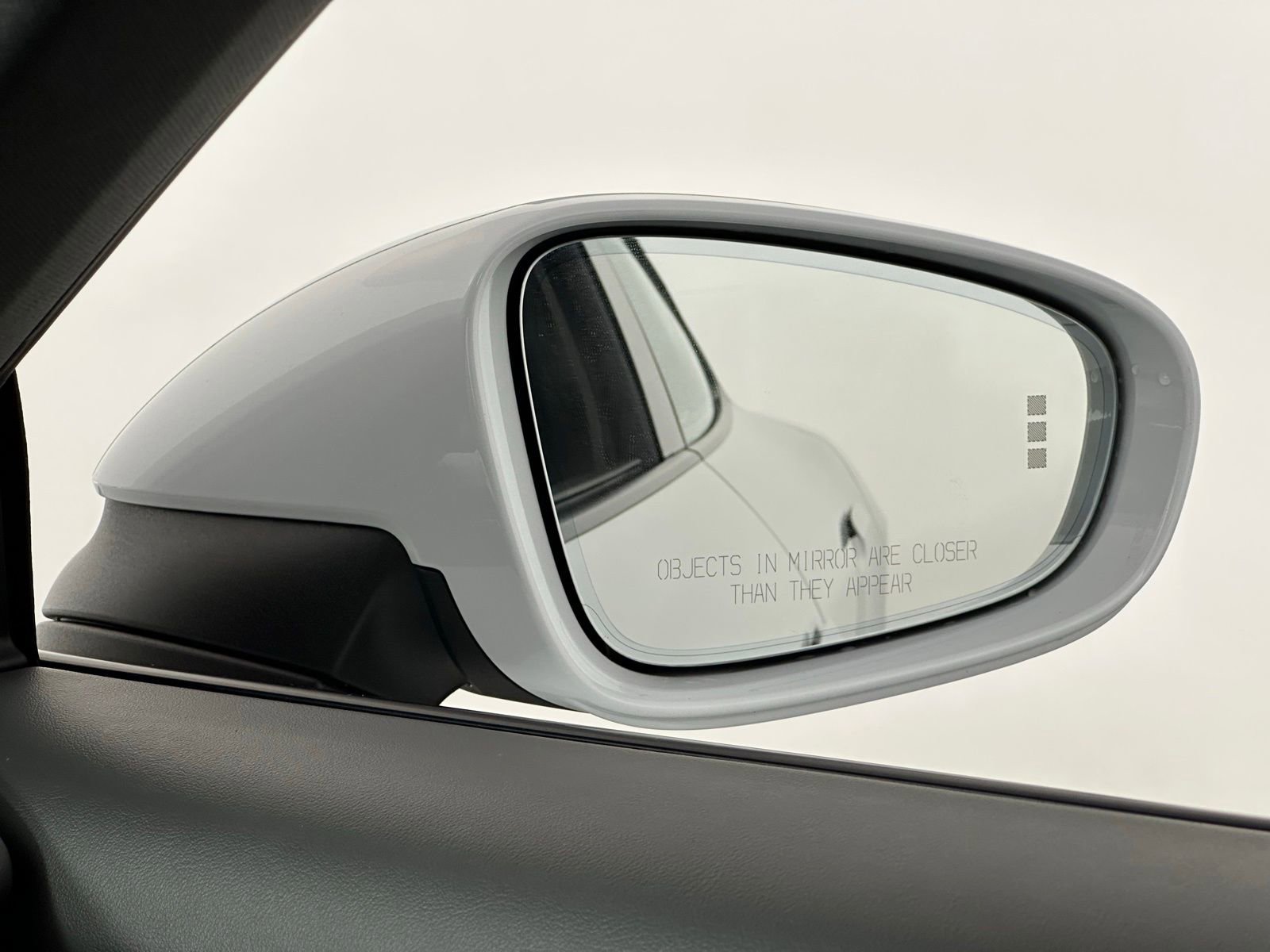 Used 2023 Porsche Taycan w/ Premium Package image 23