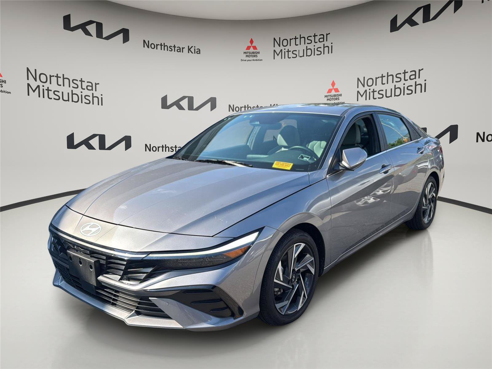 Used 2024 Hyundai Elantra Limited FWD image 1