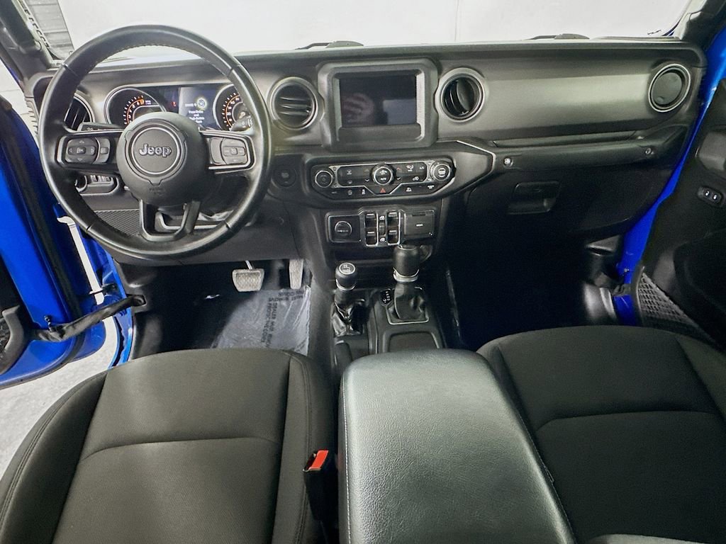 Used 2022 Jeep Gladiator Willys image 16