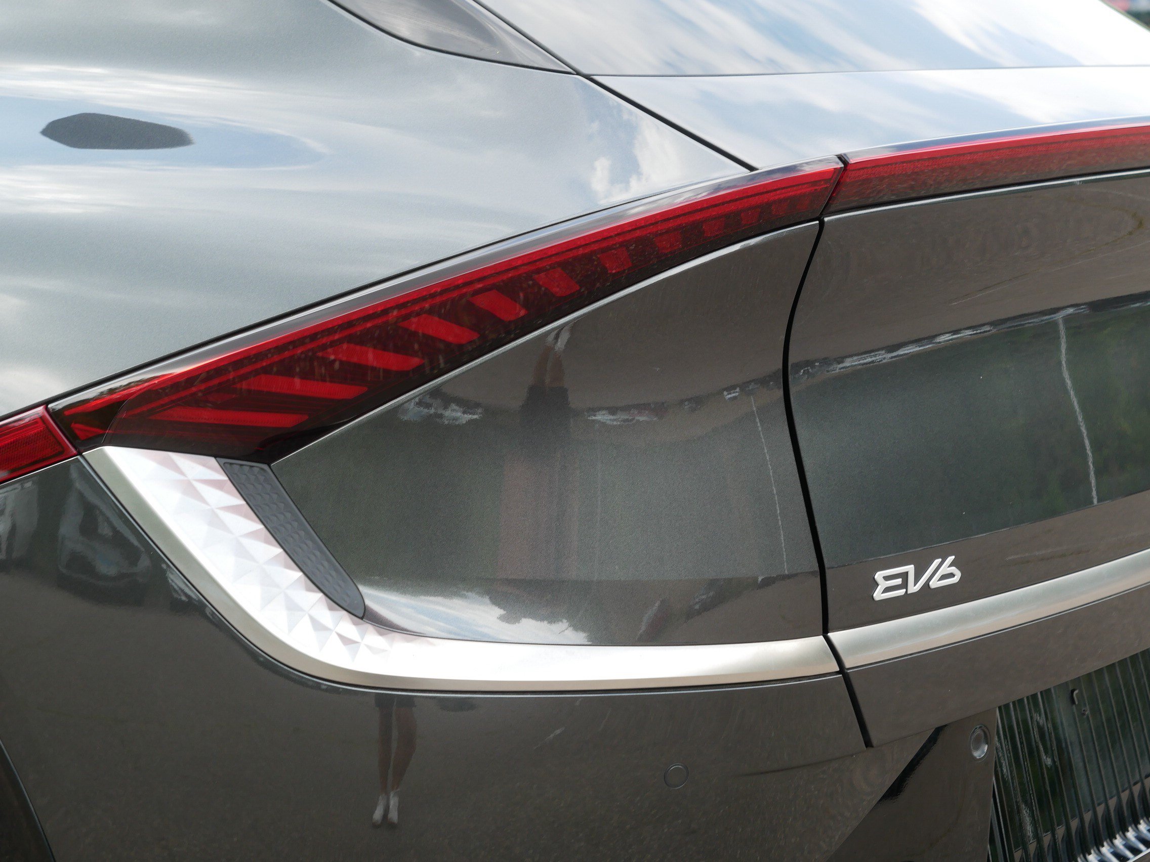 Certified 2024 Kia EV6 Wind w/ Wind Technology Package AWD/4WD image 17