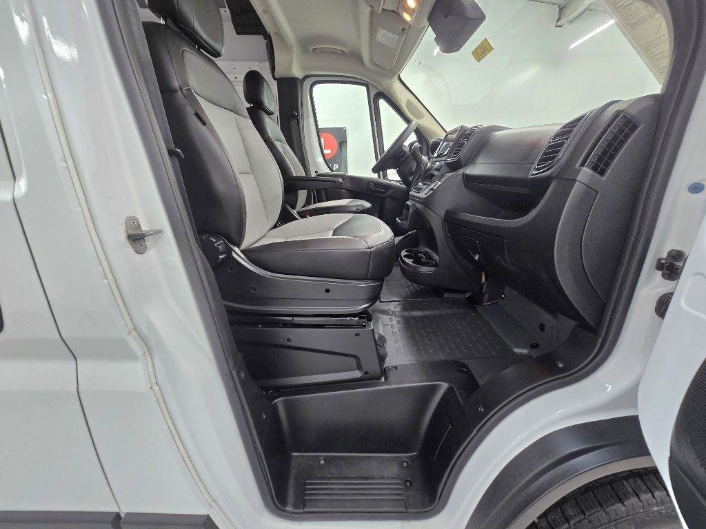 Used 2025 RAM ProMaster 2500 w/ Convenience Group FWD image 13
