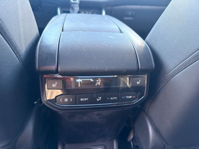Used 2025 Toyota Highlander Platinum AWD/4WD image 36