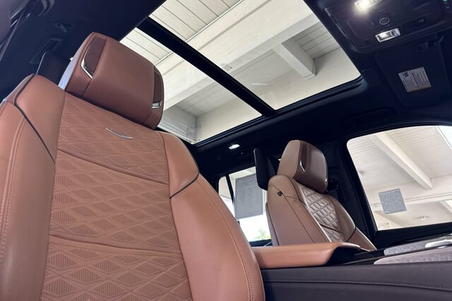 Used 2021 Cadillac Escalade Sport w/ Driver Assist Tech Package AWD/4WD image 19