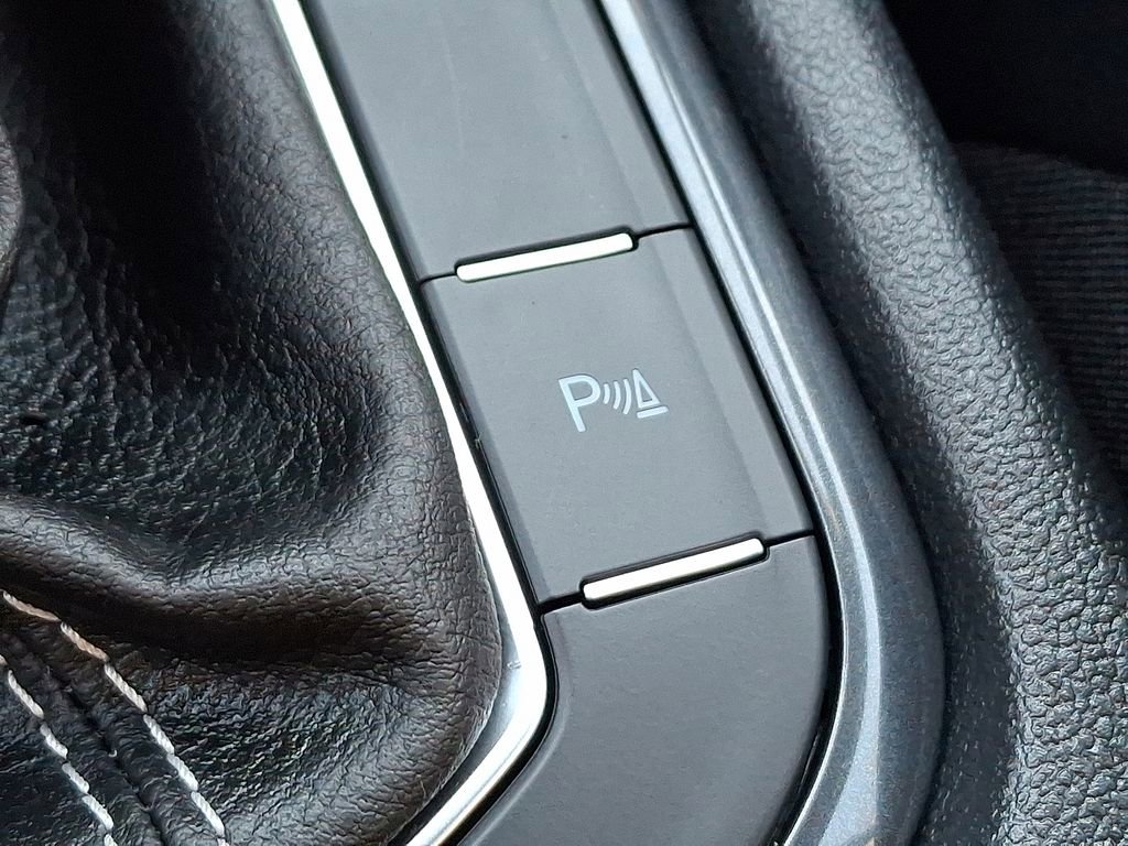 Used 2024 Volkswagen Tiguan SE R-Line image 26