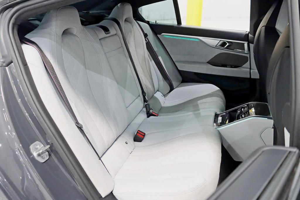 Used 2022 BMW M8 Gran Coupe xDrive Competition w/ M Carbon Exterior Package AWD/4WD image 40