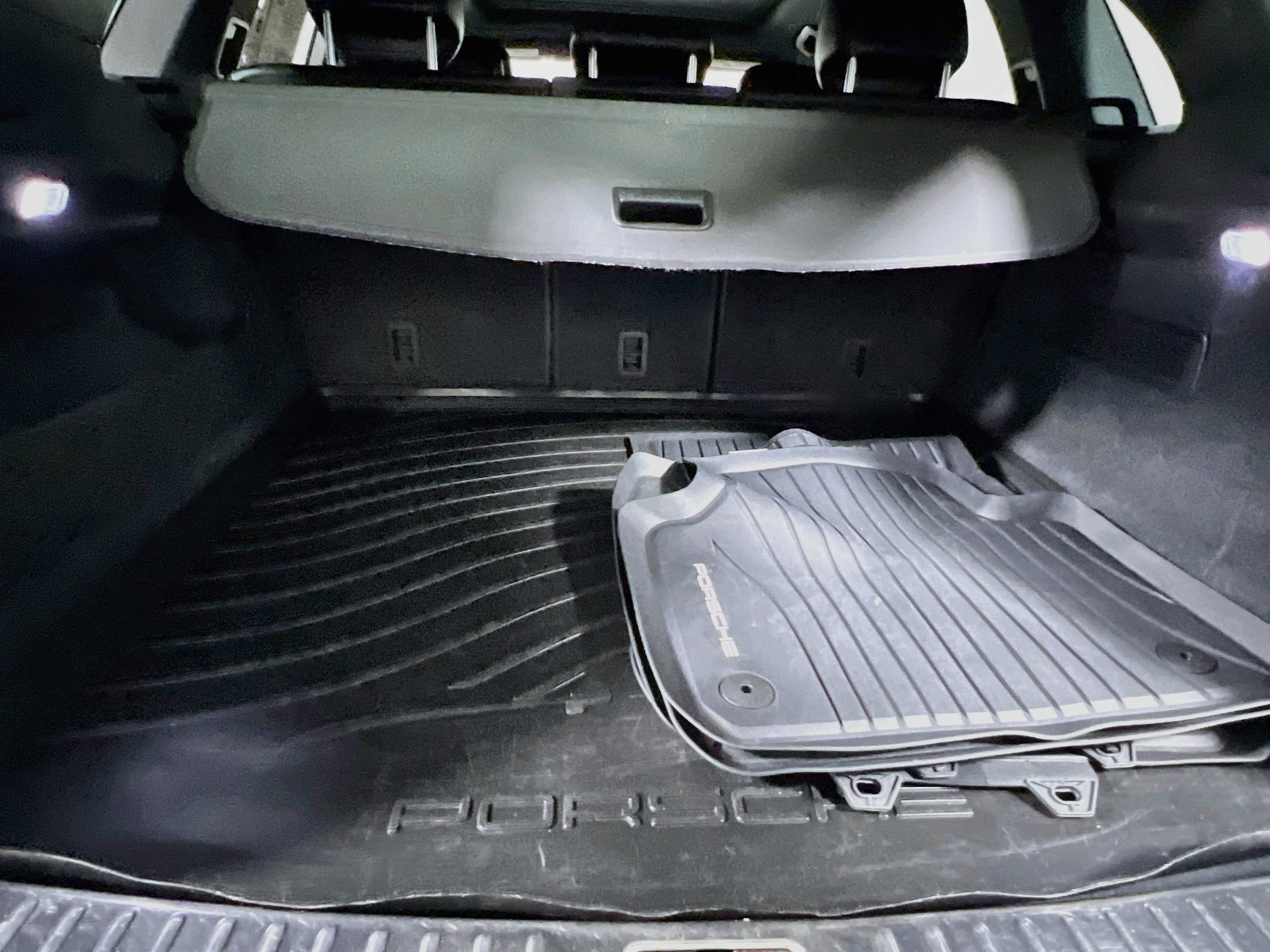 Used 2021 Porsche Cayenne AWD/4WD image 34