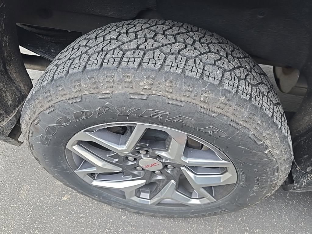 Used 2024 GMC Sierra 1500 SLT w/ SLT Convenience Package image 3