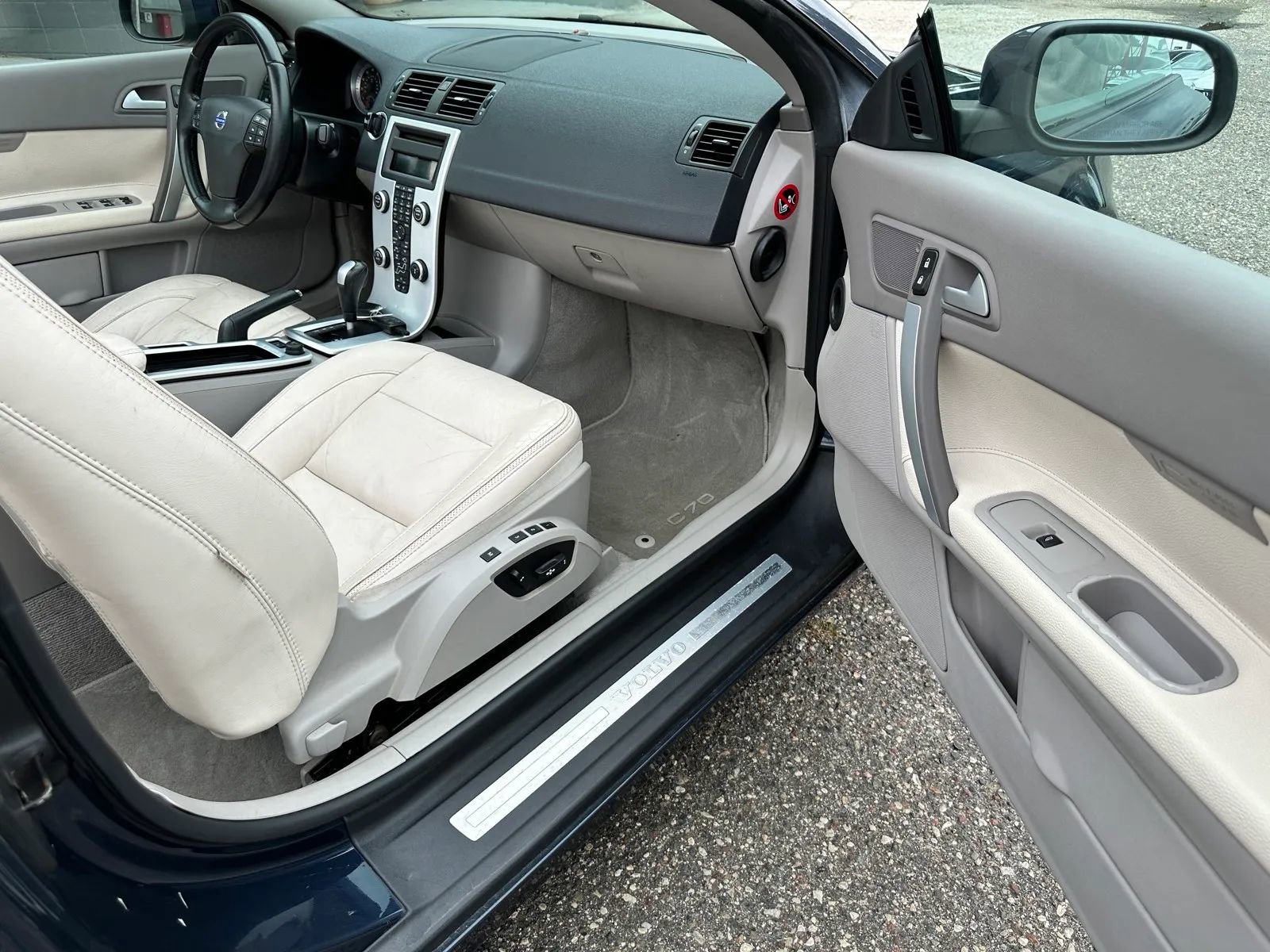 Used 2013 Volvo C70 T5 image 18