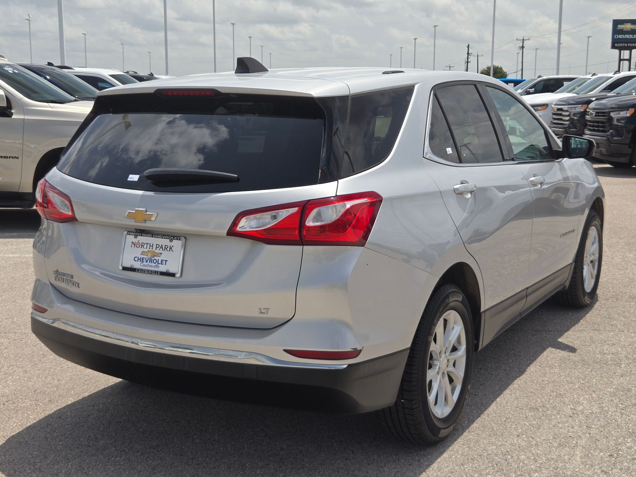 Used 2018 Chevrolet Equinox LT FWD image 3
