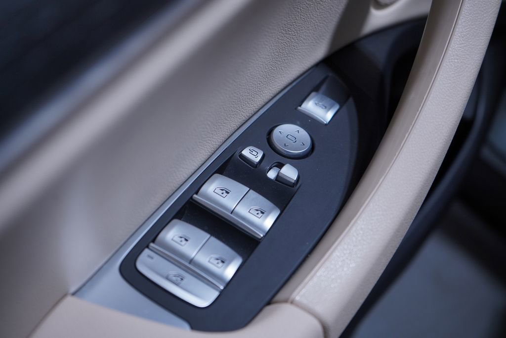 Used 2024 BMW X3 sDrive30i w/ Convenience Package image 17