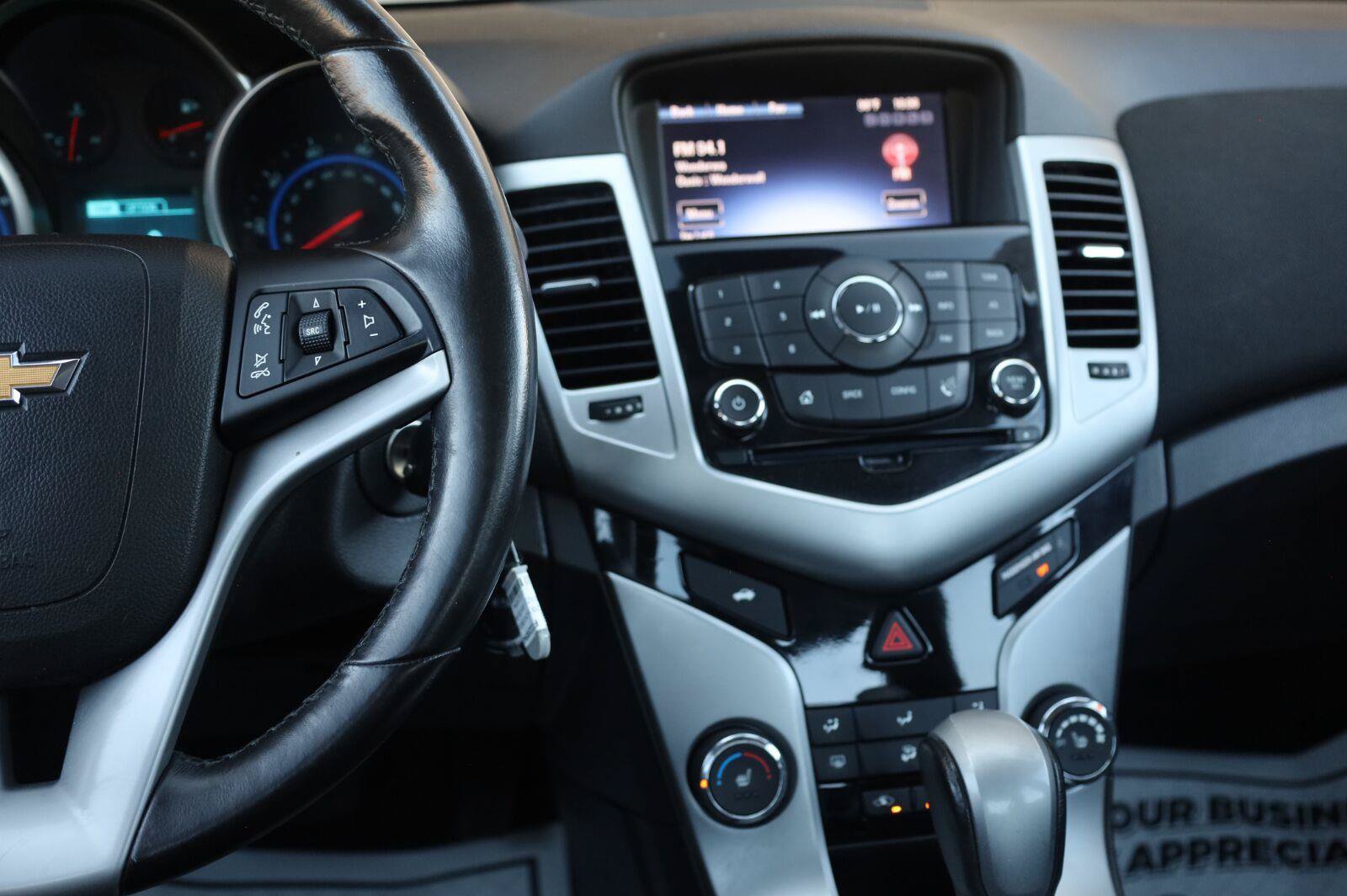Used 2015 Chevrolet Cruze LT FWD image 32