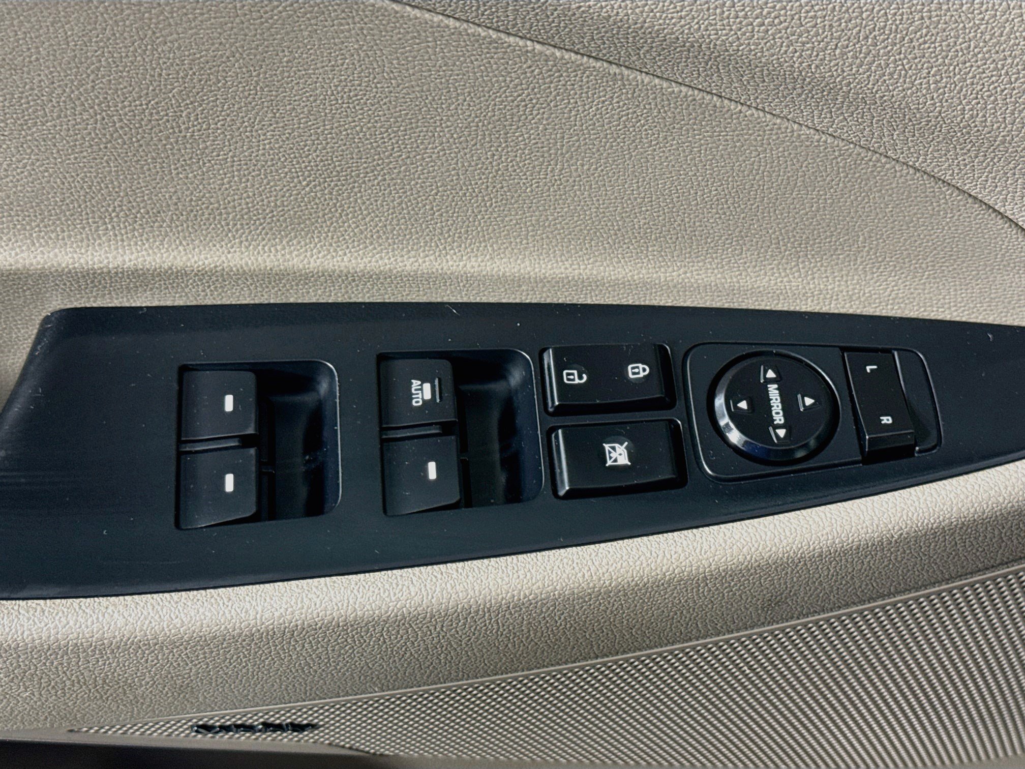 Used 2019 Hyundai Tucson Sport FWD image 24