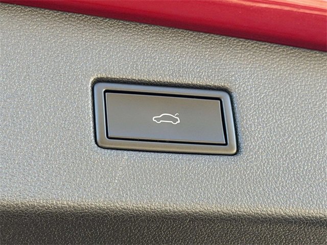 Used 2019 Volkswagen Tiguan SE image 13