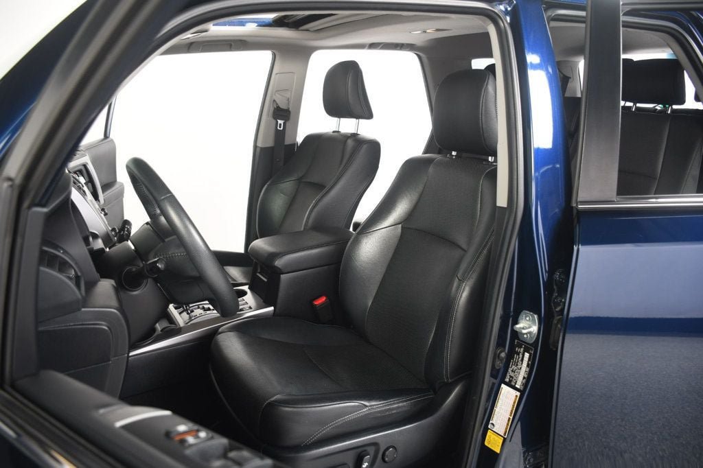 Used 2020 Toyota 4Runner Limited AWD/4WD image 29