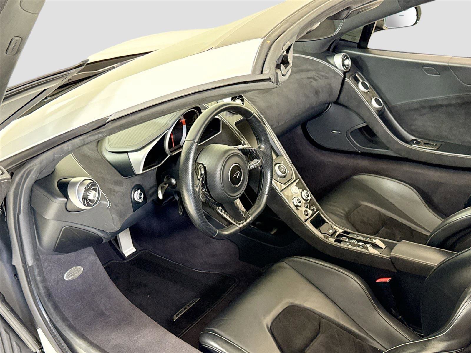 Used 2014 McLaren MP4-12C Spider RWD image 15