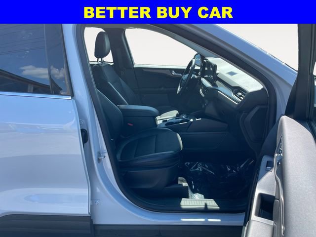 New 2025 Ford Escape SE image 15