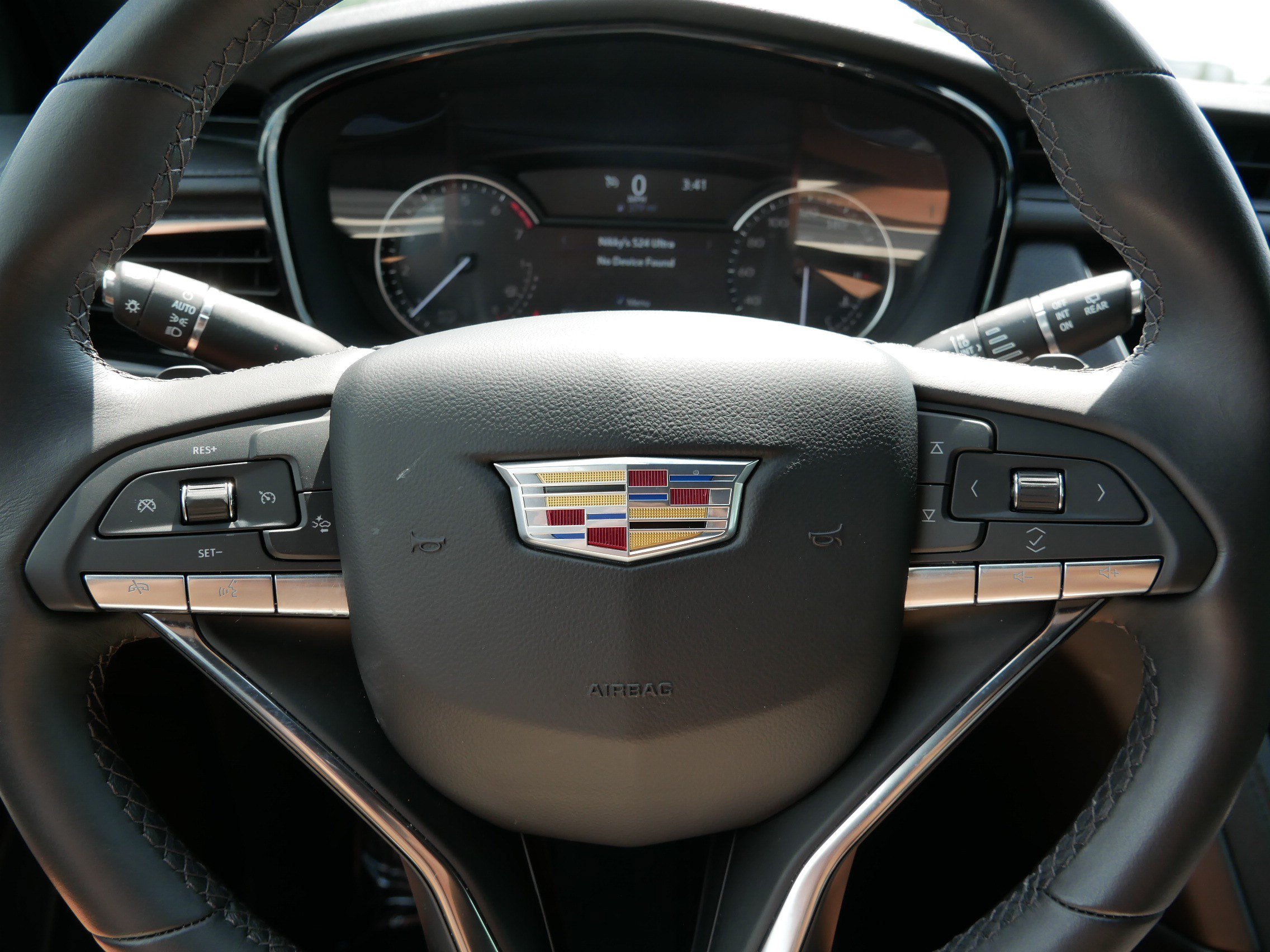 Used 2025 Cadillac XT6 Luxury FWD image 25
