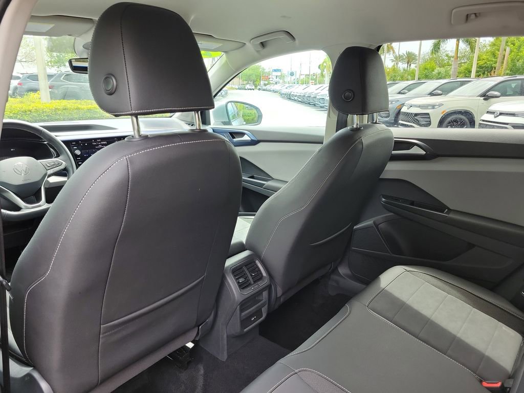 Used 2023 Volkswagen Taos SE image 10