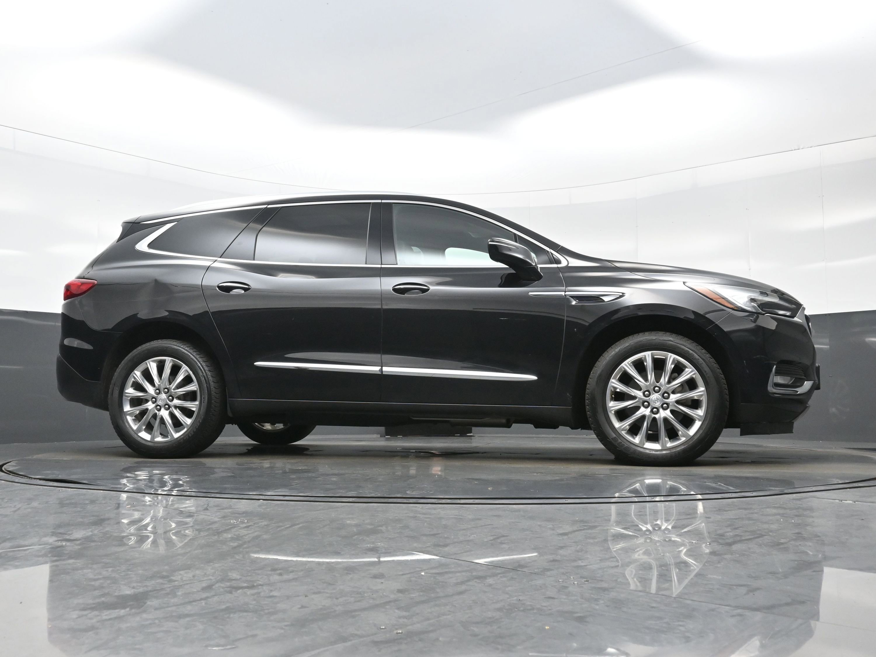 Used 2018 Buick Enclave Premium w/ Experience Buick Package image 33