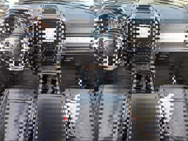 Used 2019 Ford F350 Lariat image 15