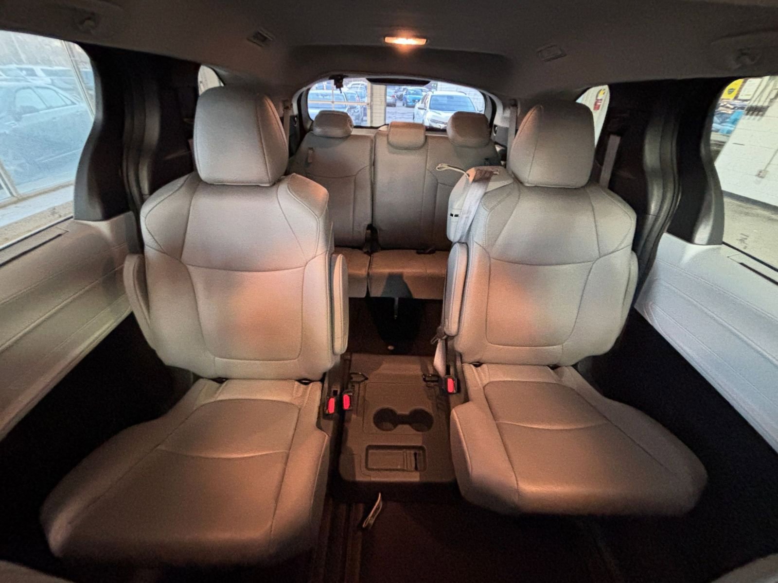 Used 2025 Toyota Sienna XLE image 42
