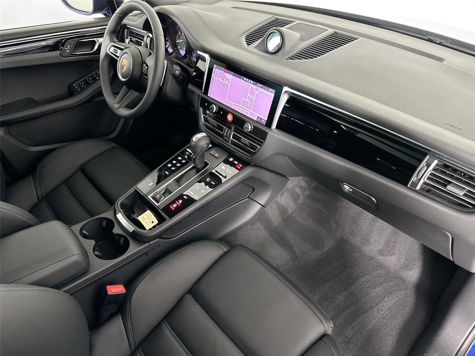 Certified 2026 Porsche Macan Turbo AWD/4WD image 29