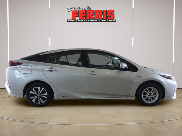 Used 2017 Toyota Prius Prime Plus FWD image 4