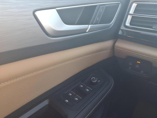 New 2026 Volkswagen Atlas Cross Sport SE image 21